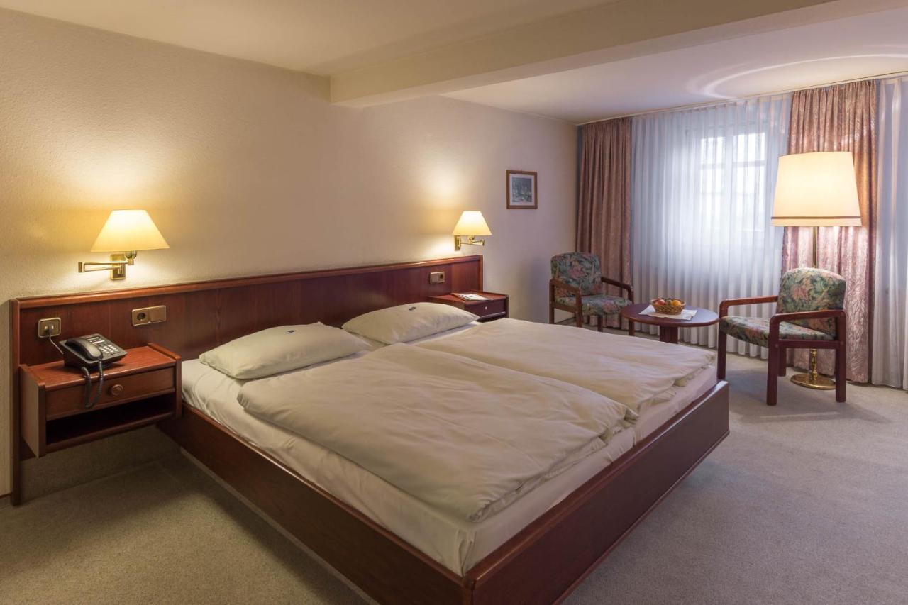 Hotel Altdeutsche Weinstuben Freyburg Esterno foto
