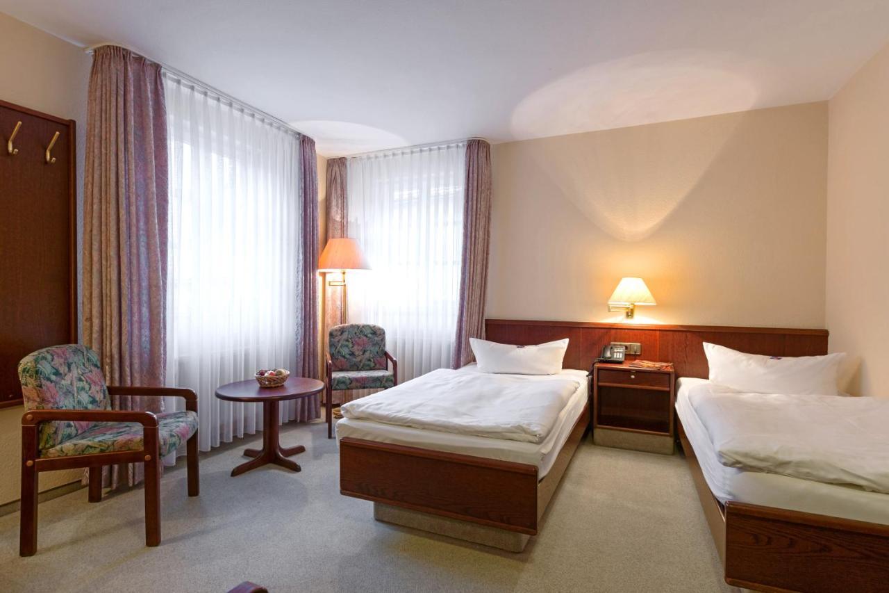 Hotel Altdeutsche Weinstuben Freyburg Esterno foto