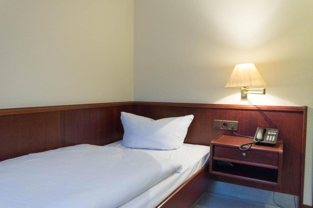 Hotel Altdeutsche Weinstuben Freyburg Esterno foto